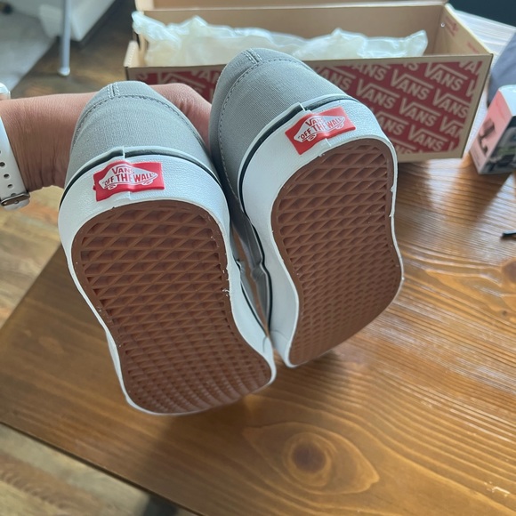 Men’s Vans - classic slip on, never worn - Picture 3 of 4